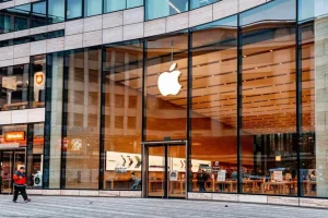 Latest iPhone rumors highlighting the 2026 iPhone 18 Pro and Foldable Ultra lineup